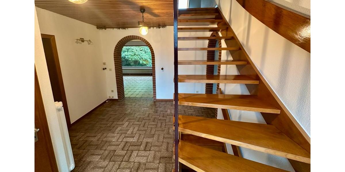 Großz.EFH, Nettokaltmiete 1.375,-€mtl. o. Kaufpreis. 289.000,-€ 5 zimmer