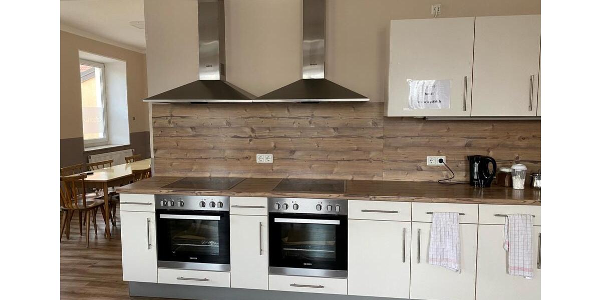 Wohnen auf Zeit Burgheim - 10 Zimmer, 20 m&sup2;, 16&euro; | Angebot:25653924