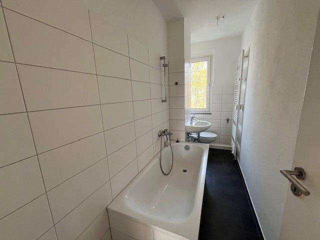 Etagenwohnung Zwickau Marienthal - 4 Zimmer, 74 m&sup2;, 480&euro; | Angebot:26779771