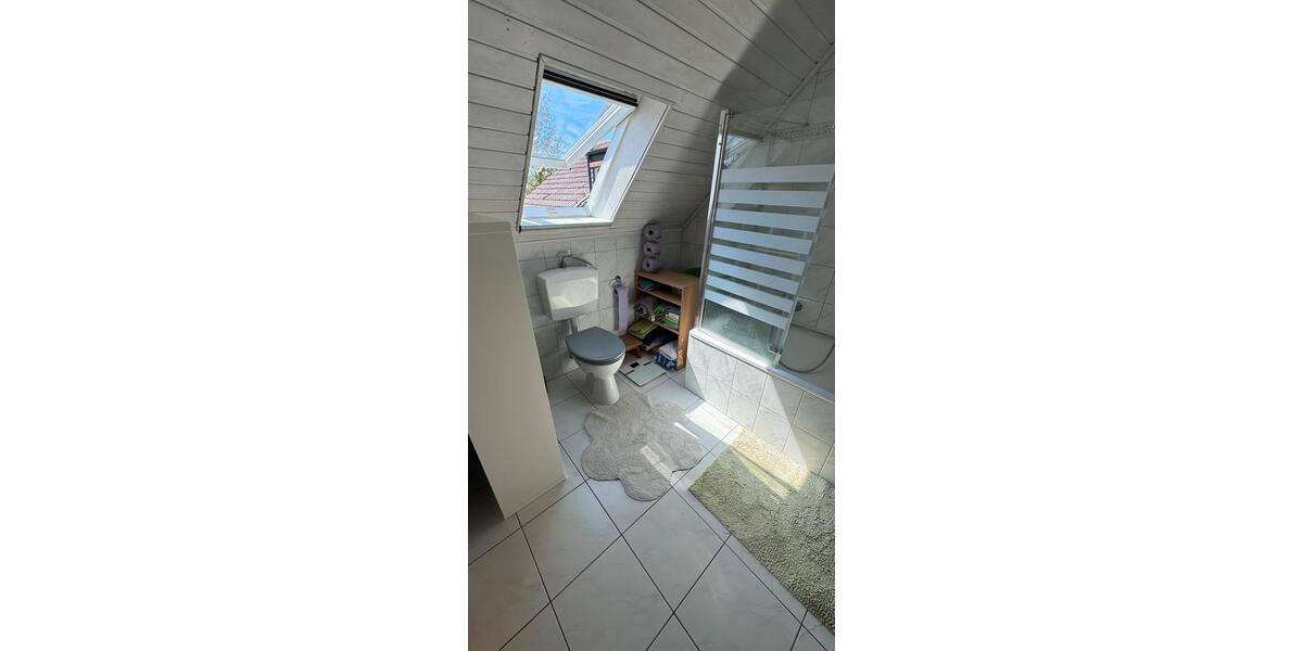 Etagenwohnung Niederwerrn - 3.5 Zimmer, 85 m&sup2;, 1.050&euro; | Angebot:26303057