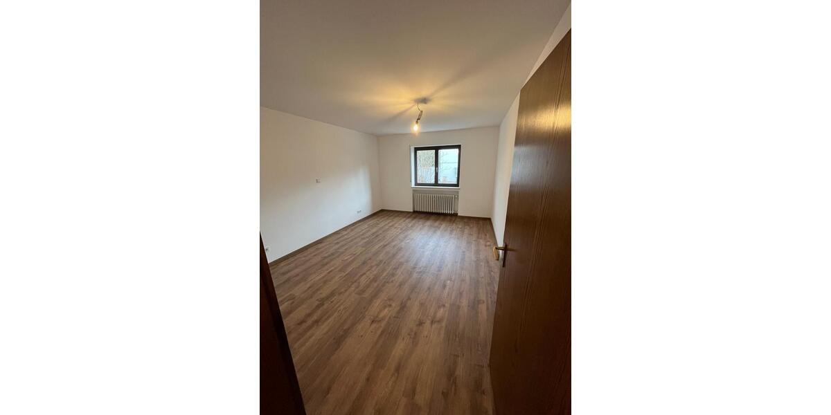 Erdgeschoßwohnung Bad Kissingen - 4.5 Zimmer, 120 m&sup2;, 1.350&euro; | Angebot:25637740