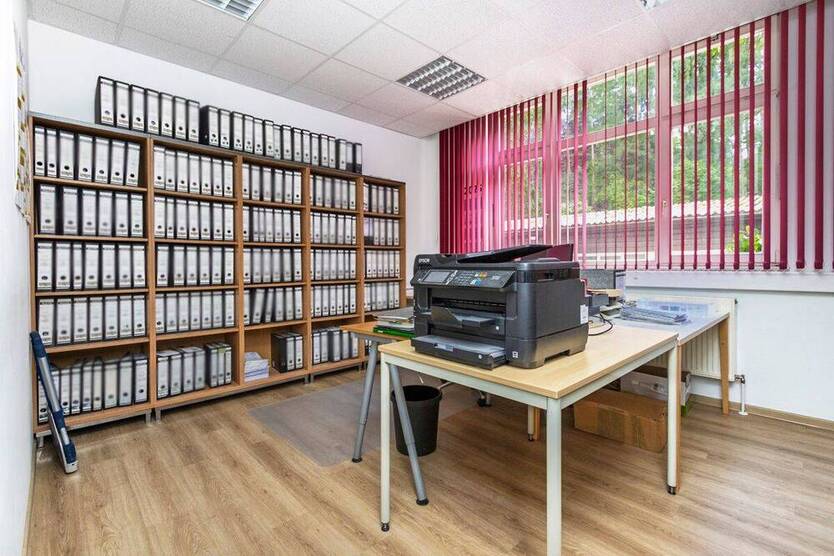 Vielseitige Büroräume in zentraler Lage Perfekt für Kanzlei, Praxis oder Büroteam