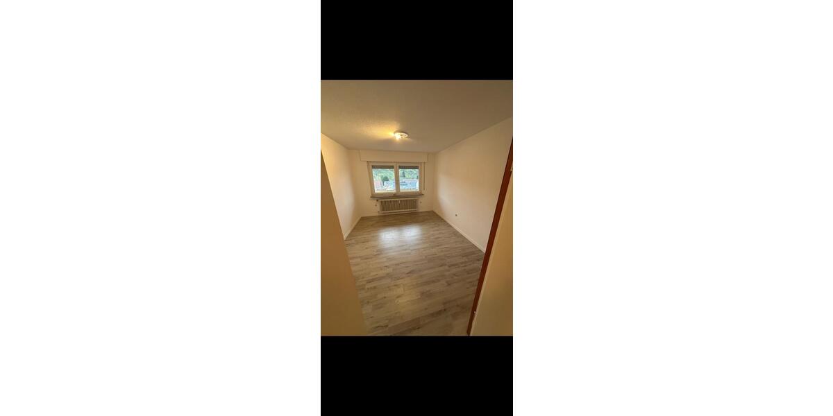 Etagenwohnung Weinstadt - 4 Zimmer, 90 m&sup2;, 1.500&euro; | Angebot:26522897