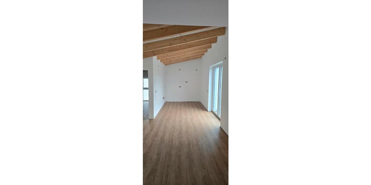 Dachgeschoßwohnung Ebenweiler - 3.5 Zimmer, 130 m&sup2;, 1.690&euro; | Angebot:25591087