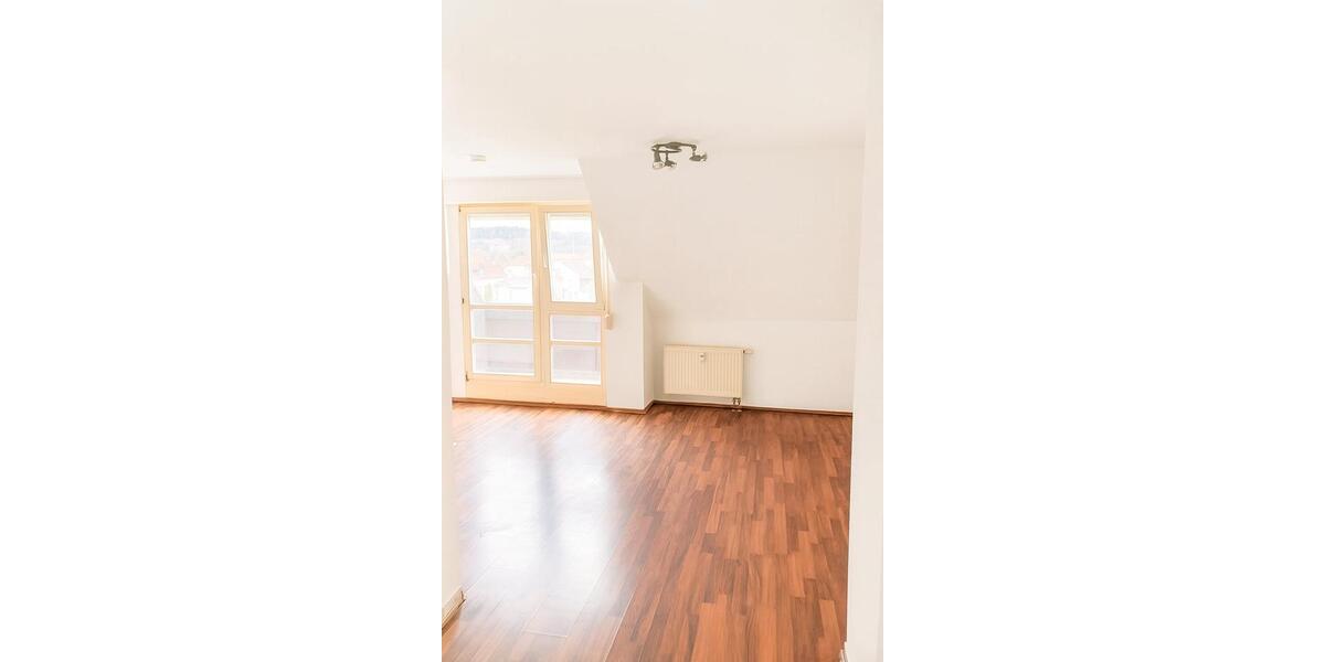 Dachgeschoßwohnung Eisfeld - 1 Zimmer, 34 m&sup2;, 275&euro; | Angebot:26422571
