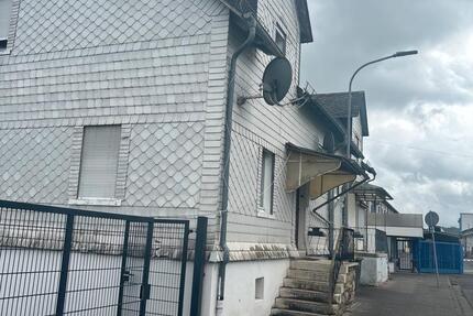 Haus Ehringshausen - 5 Zimmer, 100 m&sup2;, 1.000&euro; | Angebot:26638723