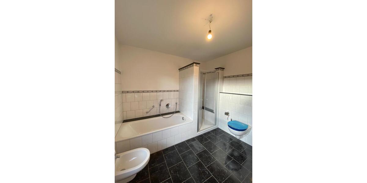 Erdgeschoßwohnung Cloppenburg - 3 Zimmer, 101 m&sup2;, 880&euro; | Angebot:24712001