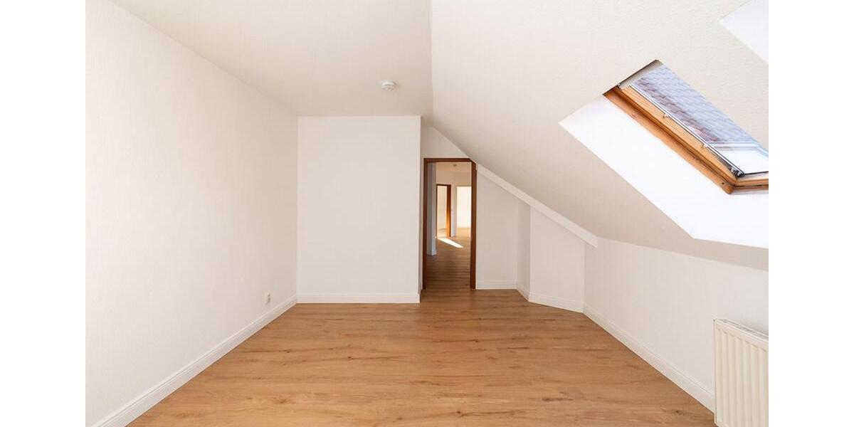 Dachgeschoßwohnung Pulsnitz - 4 Zimmer, 93 m&sup2;, 850&euro; | Angebot:23571123