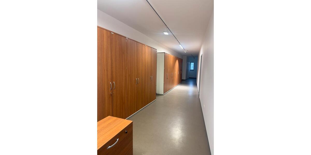 Gewerbeobjekt Landau an der Isar - 1.500&euro; | Angebot:24473835