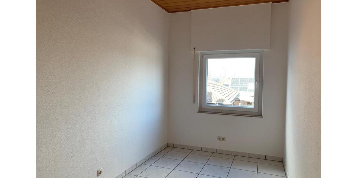 Etagenwohnung Königswinter - 4 Zimmer, 135 m&sup2;, 990&euro; | Angebot:26309168
