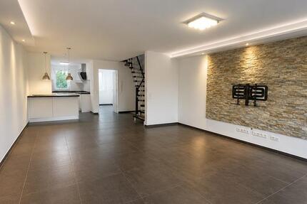 Wohnung Stuttgart Luginsland - 4 Zimmer, 90 m&sup2;, 1.800&euro; | Angebot:26626696