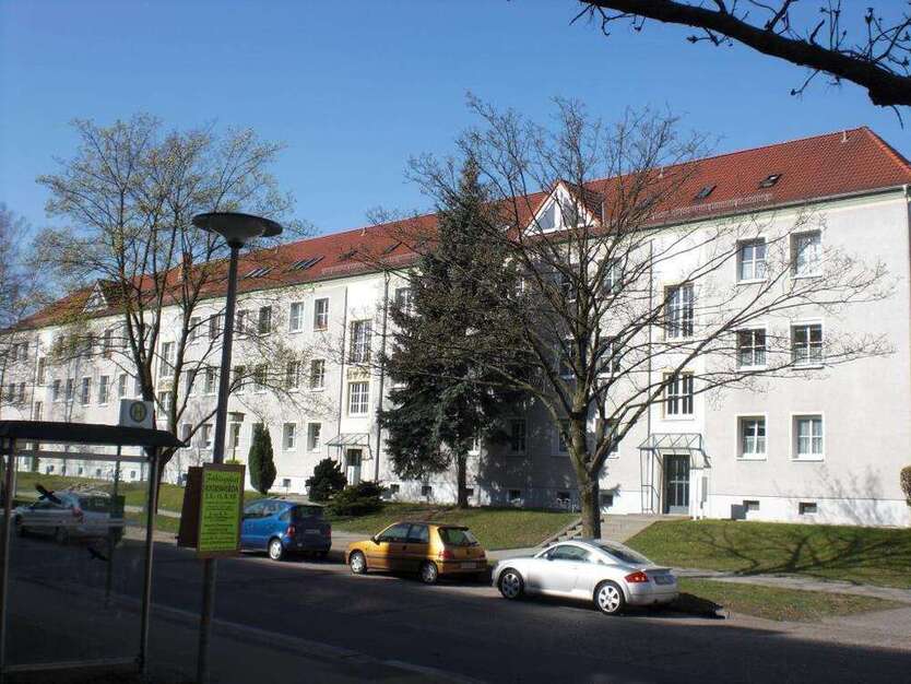 Wohnung zum Mieten in Hoyerswerda 370 € 64.85 m²