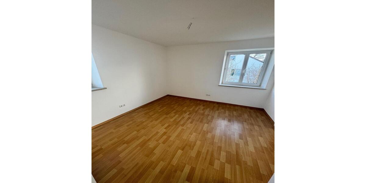 Etagenwohnung Dillingen an der Donau - 4 Zimmer, 105 m&sup2;, 945&euro; | Angebot:26234261