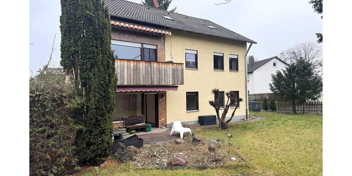 Renovierte 3-Zimmer-Wohnung mit Gartenanteil und Garage in ruhiger und beliebter Lage von Igelsdorf 3 zimmer