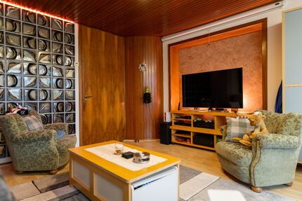 4 12 Zi., Küche, Bad, Gäste-WC, 2 x Loggia, Sauna, 4 zimmer