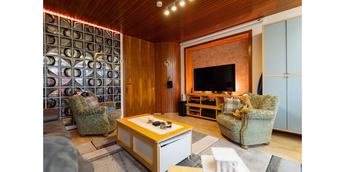 4 12 Zi., Küche, Bad, Gäste-WC, 2 x Loggia, Sauna, 4 zimmer