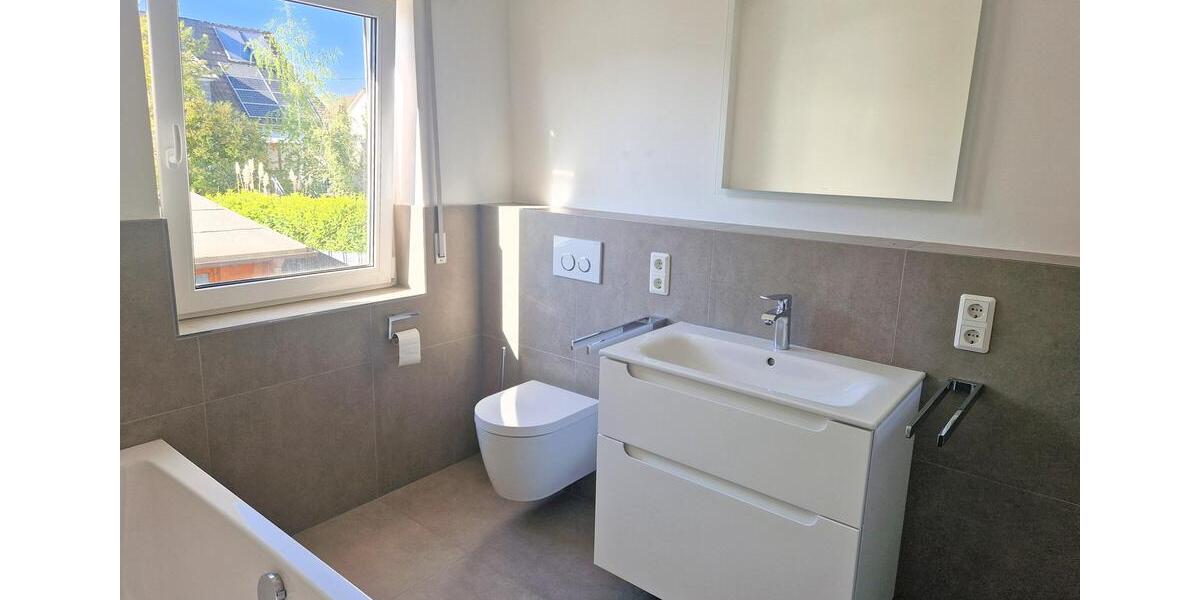 Erdgeschoßwohnung Hennef (Sieg) - 3 Zimmer, 120 m&sup2;, 1.310&euro; | Angebot:26562088