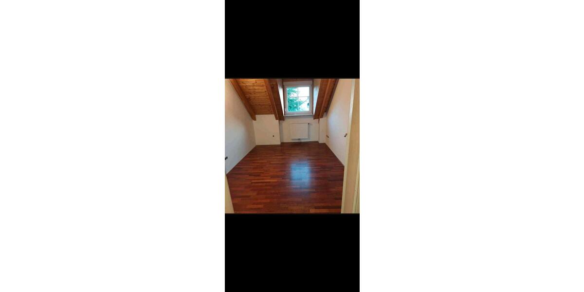 Dachgeschoßwohnung Reichertshausen - 3 Zimmer, 79 m&sup2;, 930&euro; | Angebot:26479574