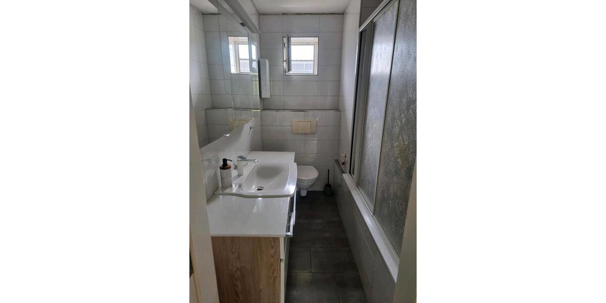 Etagenwohnung Solingen Burg - 3 Zimmer, 110 m&sup2;, 1.100&euro; | Angebot:25142370