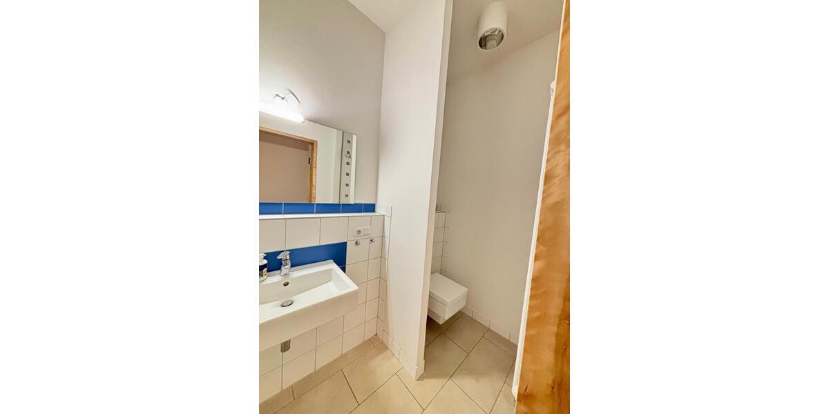 Erdgeschoßwohnung Waren (Müritz) - 3 Zimmer, 150 m&sup2;, 1.500&euro; | Angebot:26038399