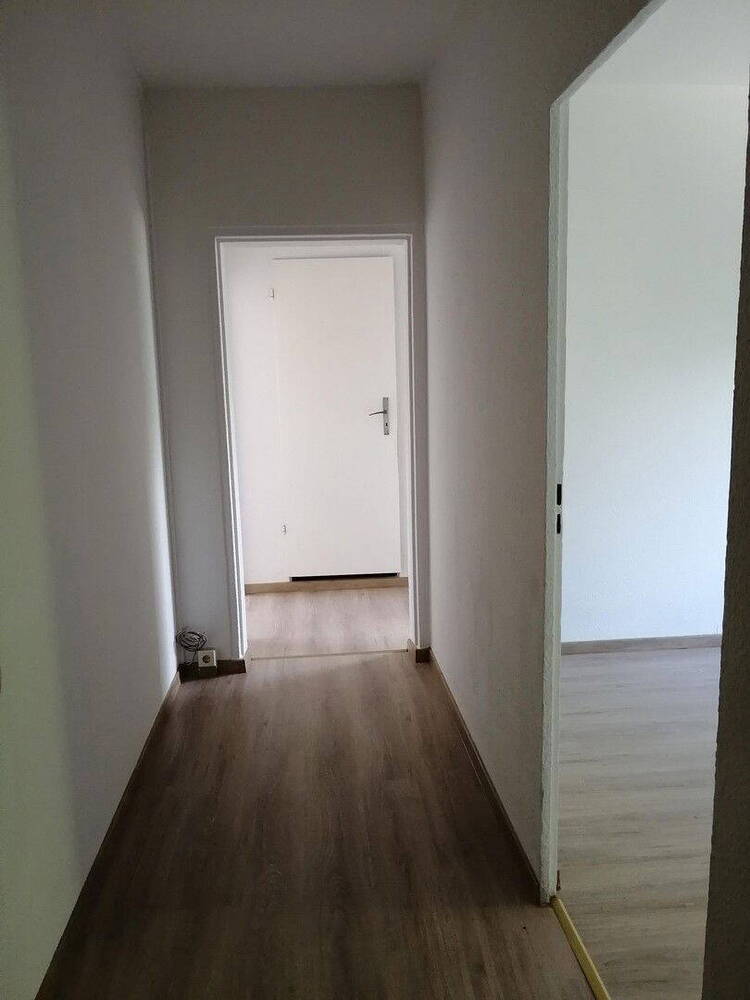 Renovierte helle 2-Zimmer-Wohnung mit Balkon in Walddrehna Heideblick