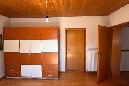 2 Zimmerwohnung mit Terrasse und Einbauküche eigener Parkplatz 2 zimmer