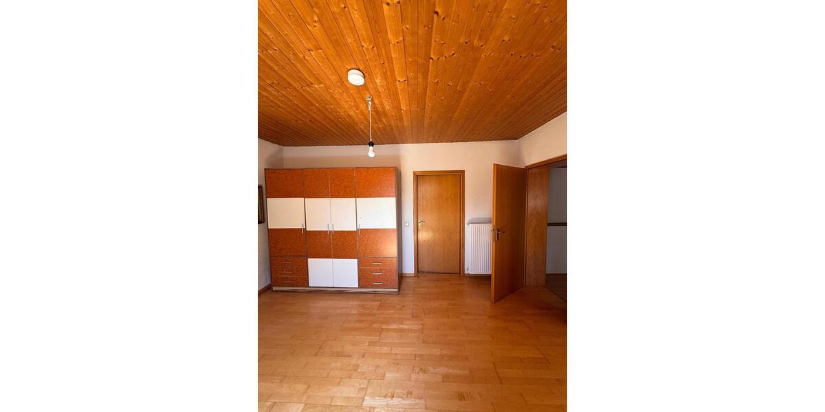 2 Zimmerwohnung mit Terrasse und Einbauküche eigener Parkplatz 2 zimmer