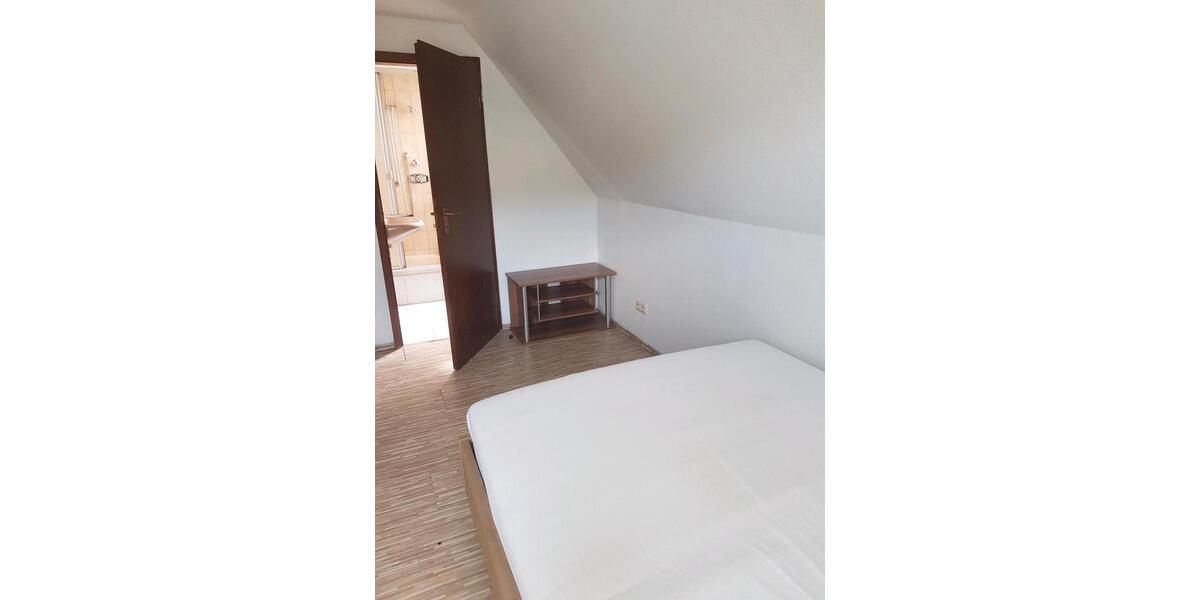 Dachgeschoßwohnung Siegen Weidenau - 1 Zimmer, 27 m&sup2;, 450&euro; | Angebot:25979626