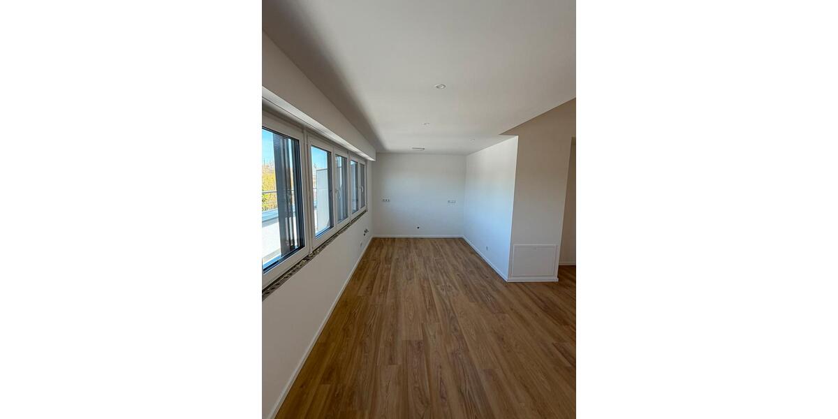 Dachgeschoßwohnung Mönchengladbach Süd - 3 Zimmer, 97 m&sup2;, 1.500&euro; | Angebot:26101906