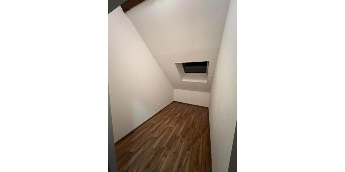 Dachgeschoßwohnung Essenbach - 2 Zimmer, 45 m&sup2;, 820&euro; | Angebot:26277317