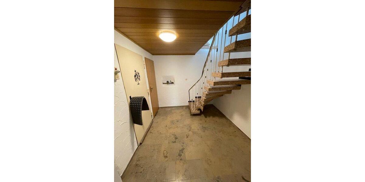 Etagenwohnung Lahnstein - 5 Zimmer, 113 m&sup2;, 1.200&euro; | Angebot:26226530