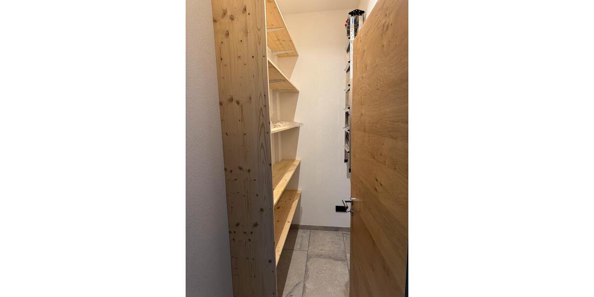 Etagenwohnung Kleines Wiesental - 4 Zimmer, 180 m&sup2;, 1.800&euro; | Angebot:25963190