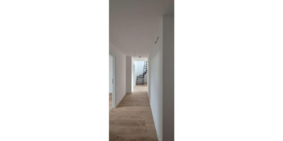 Dachgeschoßwohnung Vaihingen an der Enz - 3 Zimmer, 96 m&sup2;, 1.290&euro; | Angebot:23010506