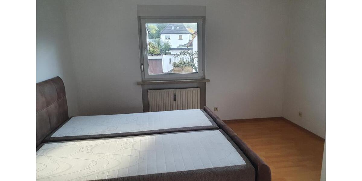 Etagenwohnung Rödental - 3 Zimmer, 85 m&sup2;, 550&euro; | Angebot:25959656