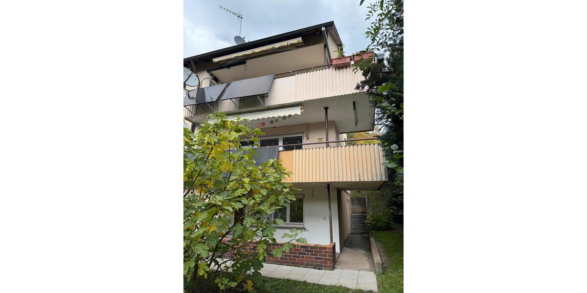 Helle 2-Zimmer-Untergeschosswohnung mit Einbauküche und Terrasse 3 zimmer