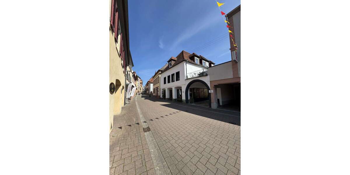 Etagenwohnung Edenkoben - 3 Zimmer, 93 m&sup2;, 980&euro; | Angebot:26258392