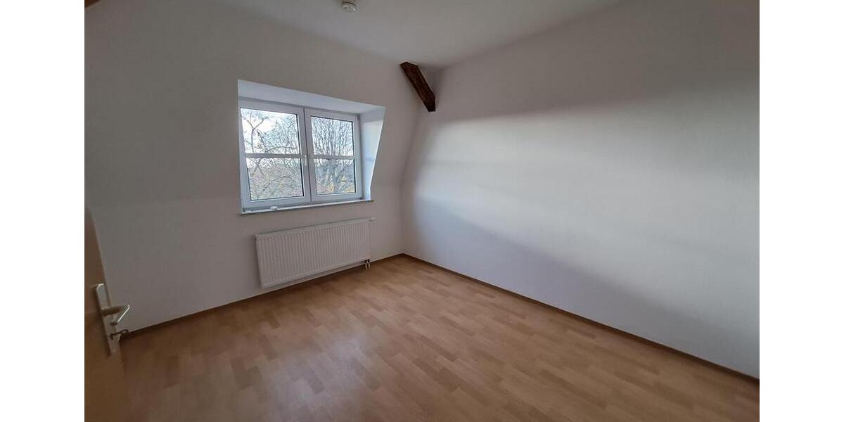 Dachgeschoßwohnung Bitterfeld-Wolfen Bitterfeld - 4 Zimmer, 82 m&sup2;, 575&euro; | Angebot:25991443
