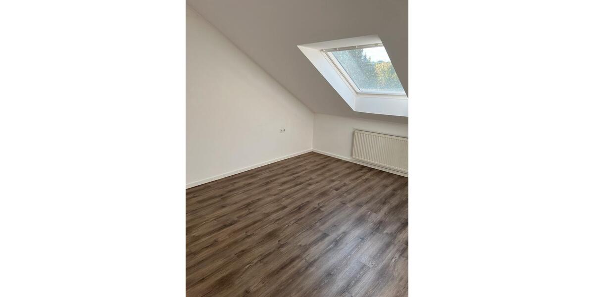 Dachgeschoßwohnung Merzig - 2 Zimmer, 80 m&sup2;, 900&euro; | Angebot:25988101