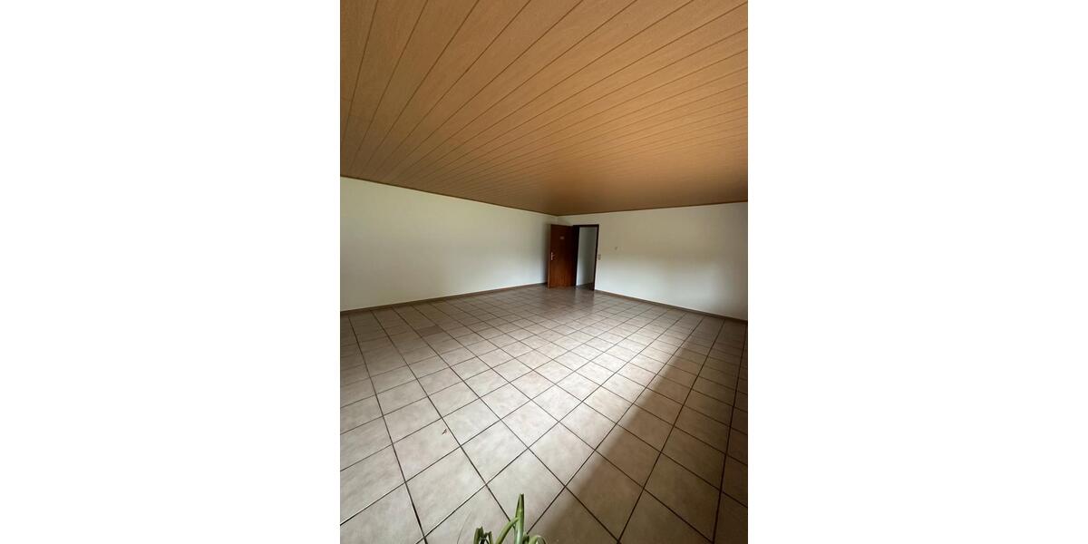 Etagenwohnung Oberzent - 3 Zimmer, 95 m&sup2;, 1.200&euro; | Angebot:26652233