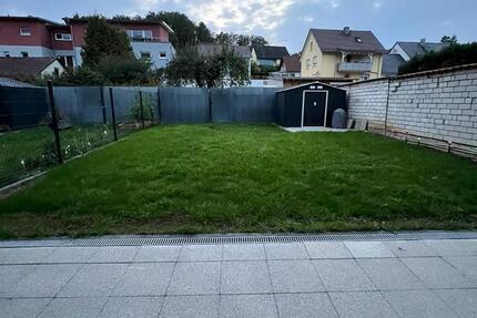 neuwertige 2,5-Zimmer-Wohnung mit Garten direkt in Dittelbrunn zimmer
