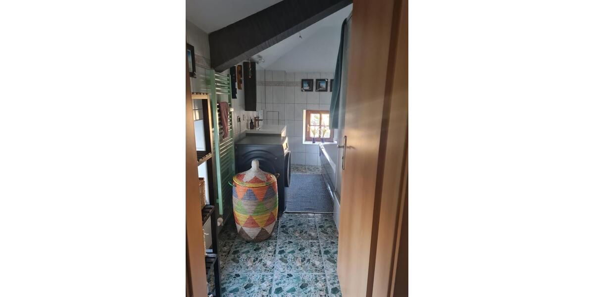 Dachgeschoßwohnung Altenburg - 3.5 Zimmer, 127 m&sup2;, 762&euro; | Angebot:25999853