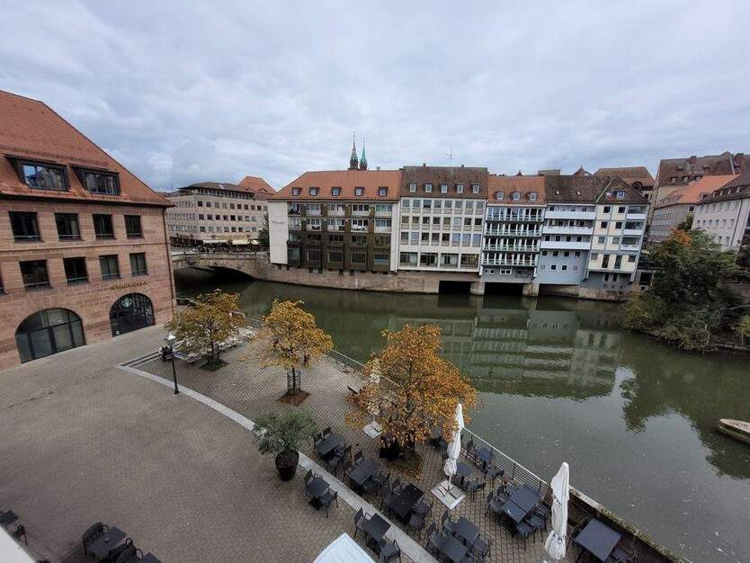 * HOCHWERTIG WOHNEN IN DER CITY * Premium 4 Zi-Whg. mit SÜDBALKON + PEGNITZBLICK * 4 zimmer