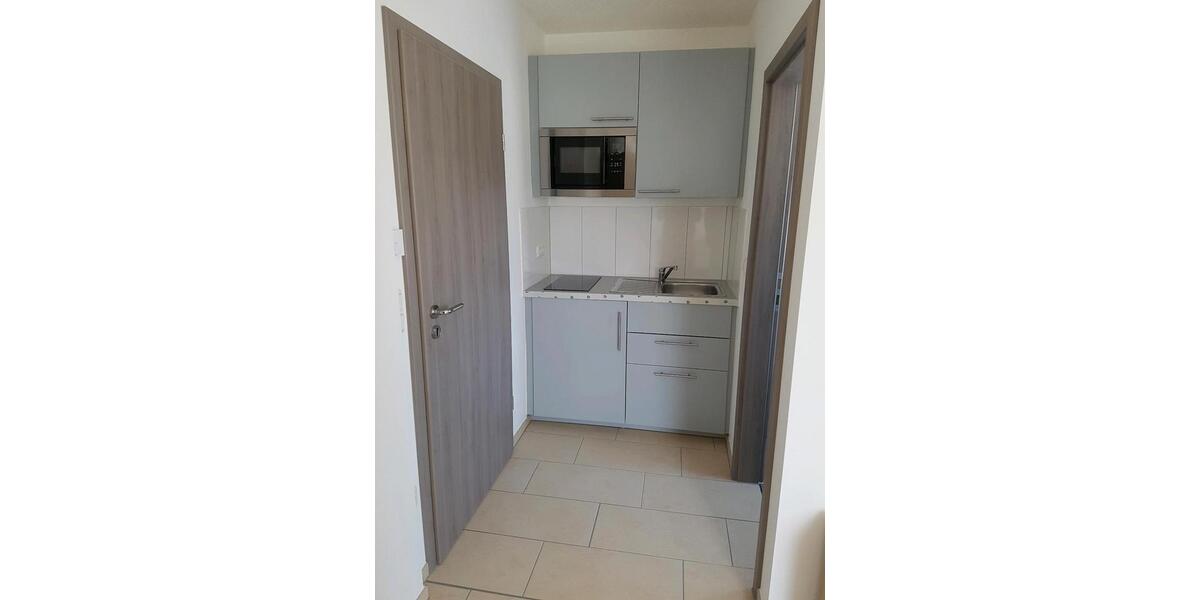 Modernes WG Zimmer mit eigene Bad nur für Frauen Wohngemeinschaft 3 zimmer