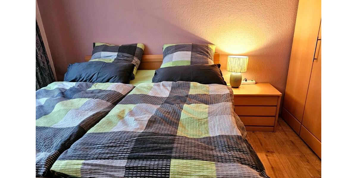 Schön möblierte Wohnung mit Wintergarten, Terrasse und Stellplatz 4 zimmer