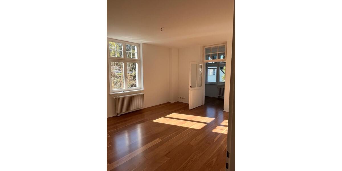 Etagenwohnung Badenweiler - 4.5 Zimmer, 158 m&sup2;, 1.750&euro; | Angebot:26047498
