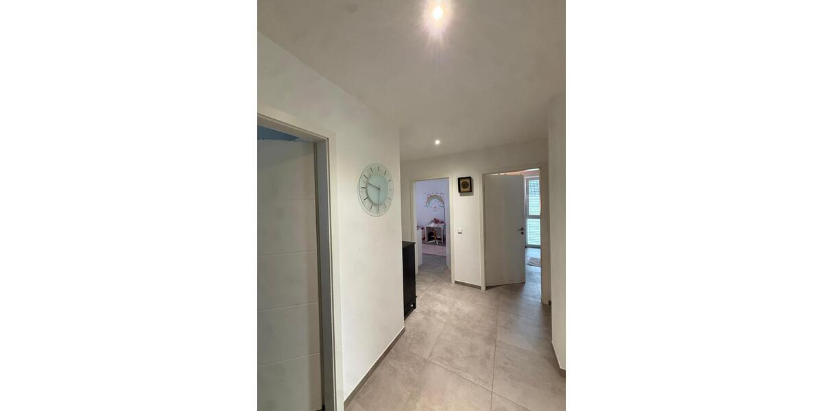 Etagenwohnung Viersen Hülsdonk - 3 Zimmer, 122 m&sup2;, 1.825&euro; | Angebot:24416622