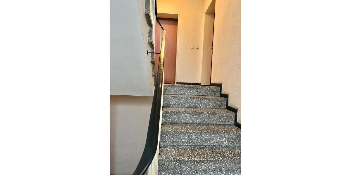 Dachgeschoßwohnung Wuppertal Eckbusch - 5 Zimmer, 90 m&sup2;, 900&euro; | Angebot:24434547