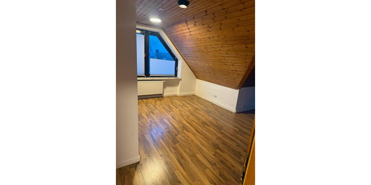 Dachgeschoßwohnung Unna - 2 Zimmer, 55 m&sup2;, 450&euro; | Angebot:24815803