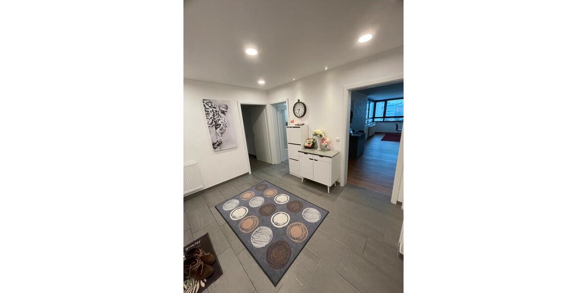 Etagenwohnung Ingolstadt Friedrichshofen-Hollerstauden - 4 Zimmer, 142 m&sup2;, 2.050&euro; | Angebot:24754025