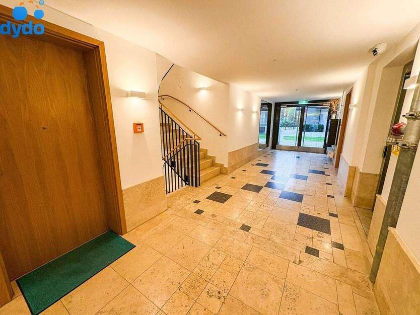 Wohnen in bester Lage - diese Zwei-Zimmerwohnung erwartet Sie samt Einbauküche und Balkon 2 zimmer